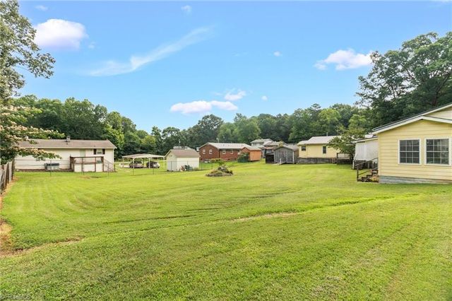 6604 Bronze Road, Jamestown, NC 27282