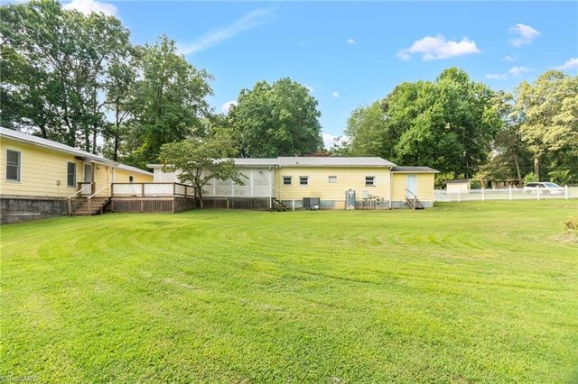 6604 Bronze Road, Jamestown, NC 27282
