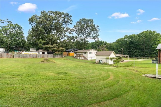 6604 Bronze Road, Jamestown, NC 27282