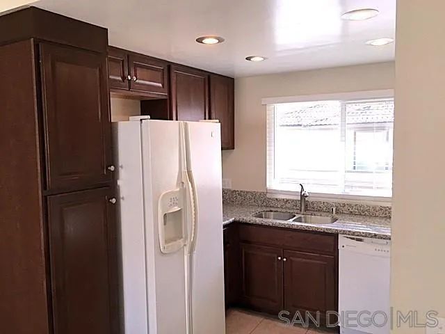 9821 Caspi Gardens 8, Santee, CA 92071