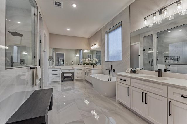 22 Darien Court, Montgomery, TX 77356