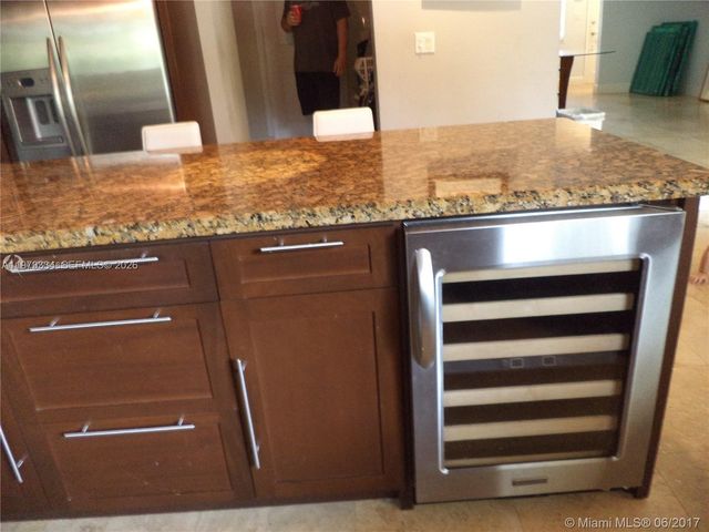 7390 SW 99th St, Pinecrest, FL 33156