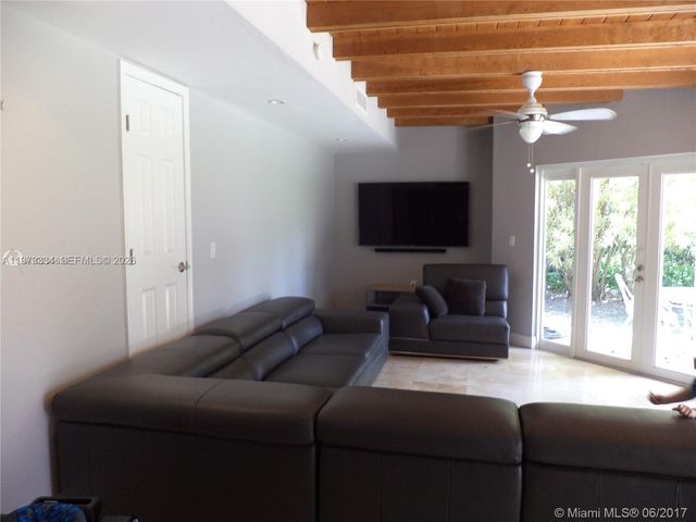 7390 SW 99th St, Pinecrest, FL 33156