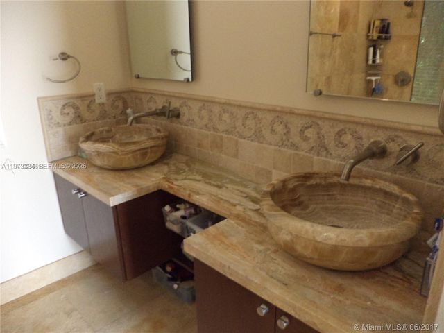 7390 SW 99th St, Pinecrest, FL 33156