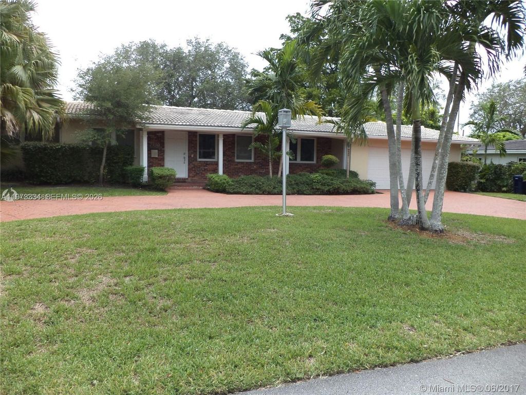 7390 SW 99th St, Pinecrest, FL 33156