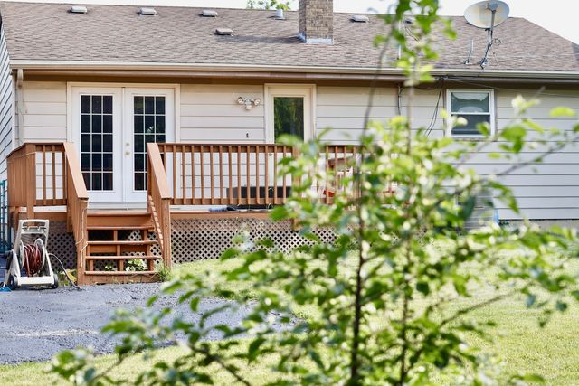 580 W Comstock Avenue, Elmhurst, IL 60126