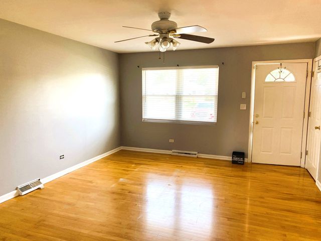 580 W Comstock Avenue, Elmhurst, IL 60126