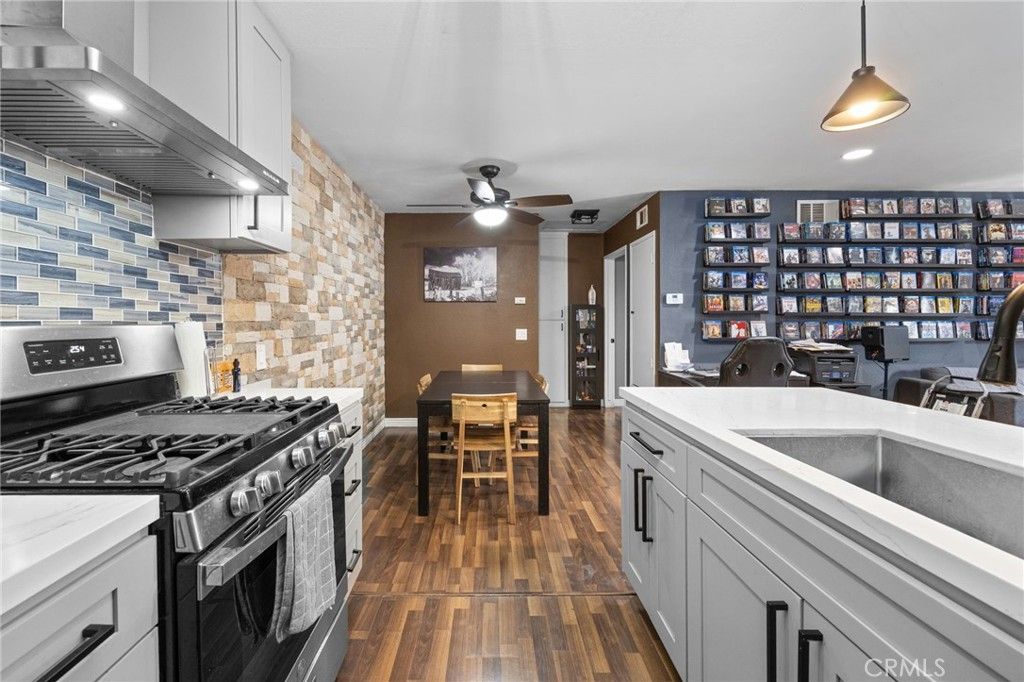 1082 Cabrillo Park D, Santa Ana, CA 92701 — exterior