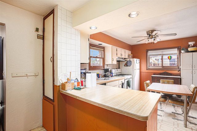 28521 Sutherland Street, Southfield, MI 48076