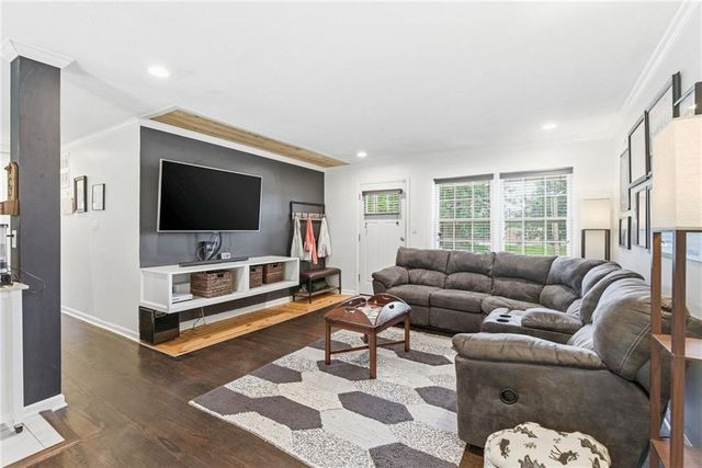 8727 Goddard Street, Overland Park, KS 66214