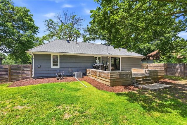 8727 Goddard Street, Overland Park, KS 66214