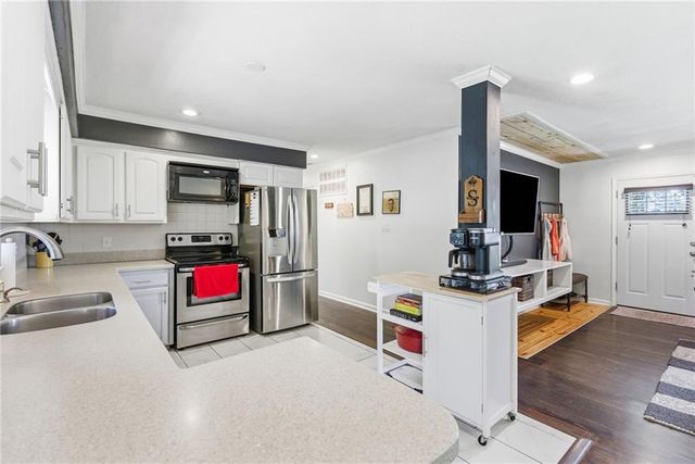 8727 Goddard Street, Overland Park, KS 66214
