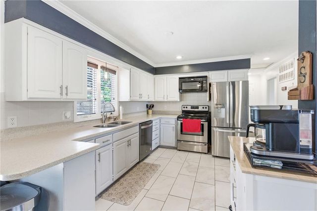8727 Goddard Street, Overland Park, KS 66214