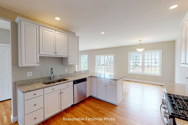 83 Lantern Drive, Sandown, NH 03873