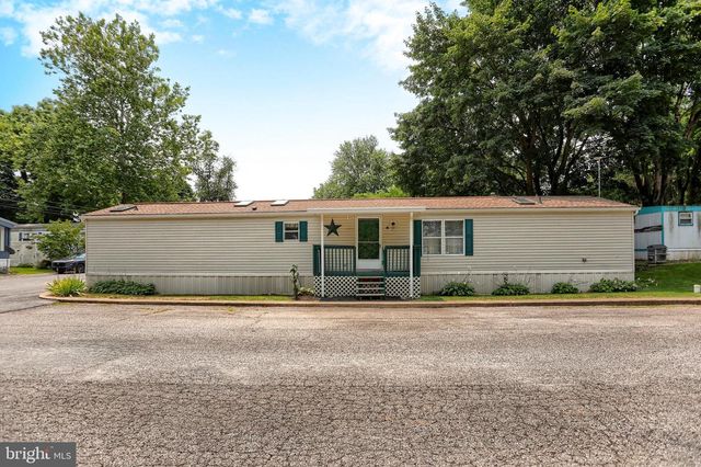 36 GARDEN PARKWAY, Carlisle, PA 17013