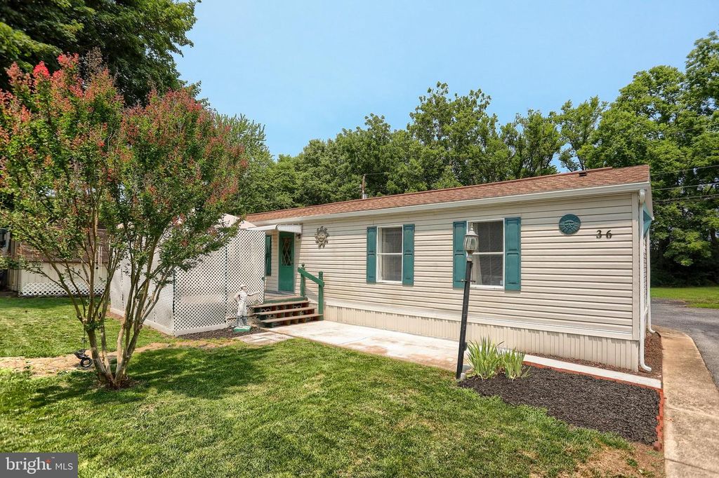 36 GARDEN PARKWAY, Carlisle, PA 17013