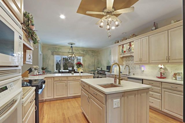 3223 13th PLACE, Kenosha, WI 53144