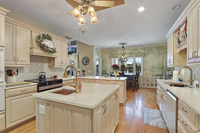 3223 13th PLACE, Kenosha, WI 53144