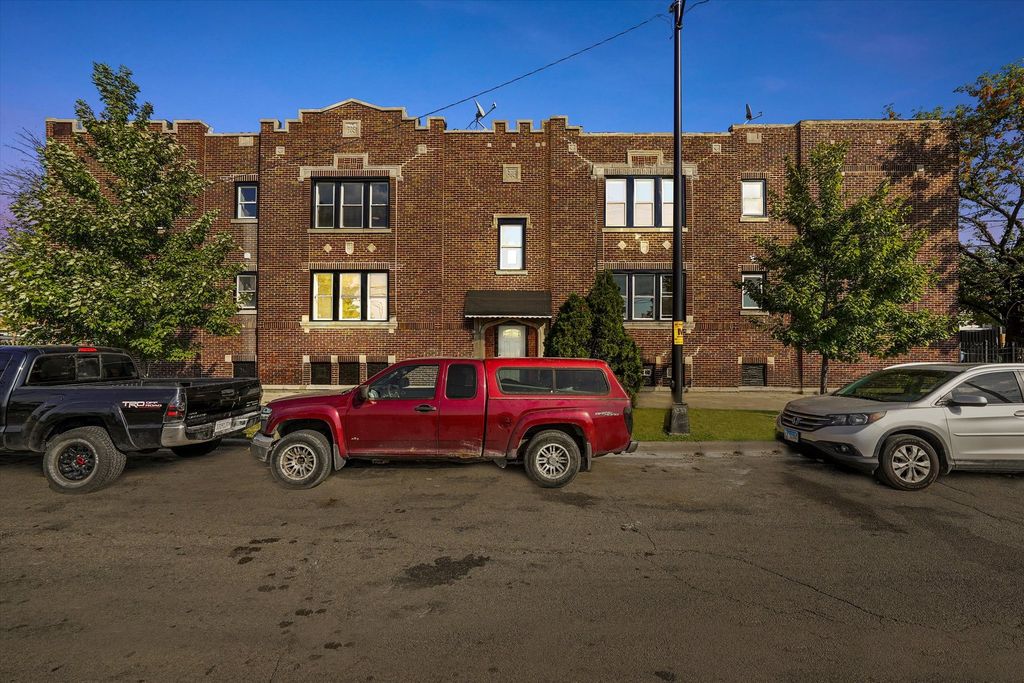 733-35 S Lavergne Avenue, Chicago, IL 60644