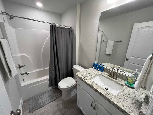 1949 Justice Cir, Gulf Breeze, FL 32563