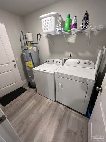 1949 Justice Cir, Gulf Breeze, FL 32563