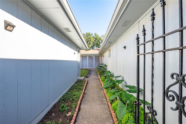 10215 Kirkwren Drive, Houston, TX 77089