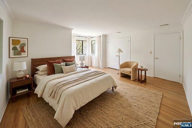107 Indian Hollow Court 107, Mahwah, NJ 07430