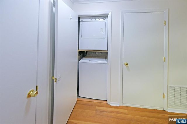 107 Indian Hollow Court 107, Mahwah, NJ 07430