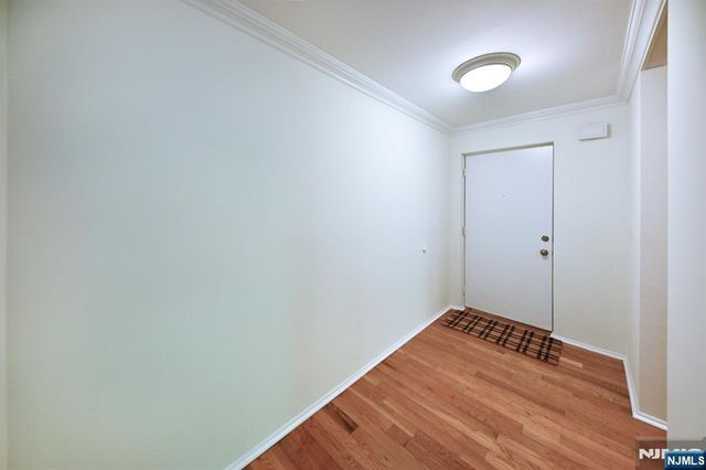 107 Indian Hollow Court 107, Mahwah, NJ 07430