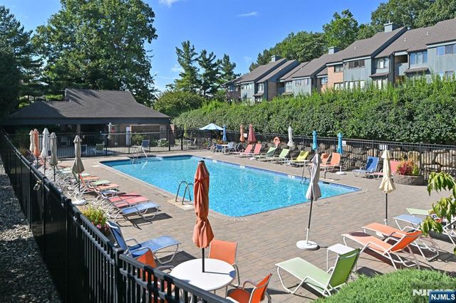 107 Indian Hollow Court 107, Mahwah, NJ 07430