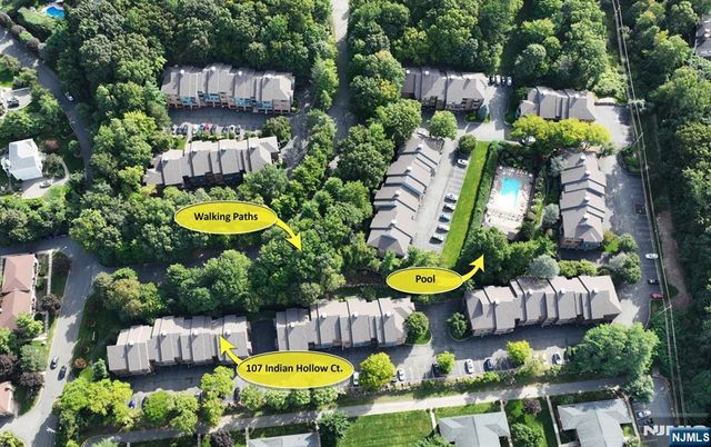 107 Indian Hollow Court 107, Mahwah, NJ 07430