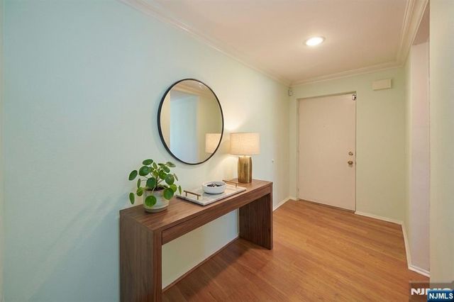 107 Indian Hollow Court 107, Mahwah, NJ 07430