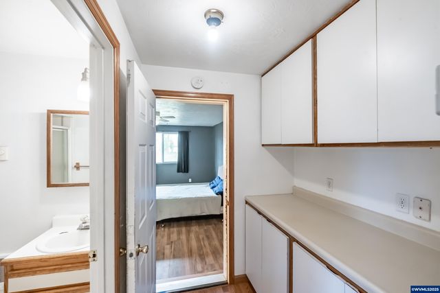 1940 17th Av SE, Albany, OR 97322