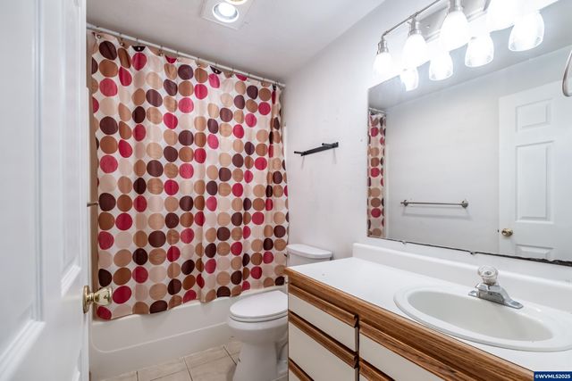 1940 17th Av SE, Albany, OR 97322