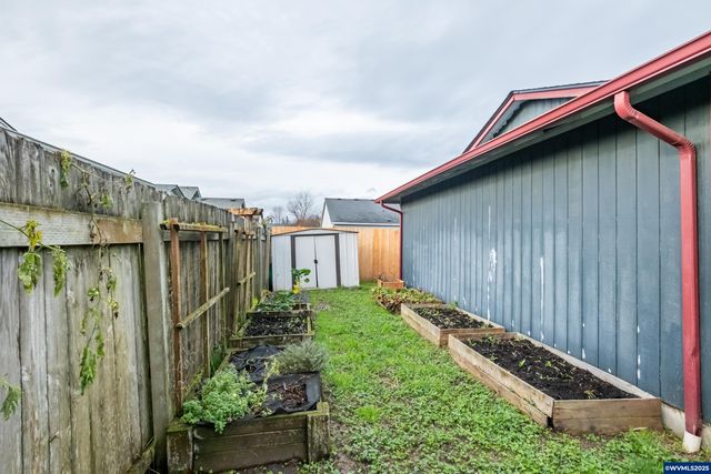 1940 17th Av SE, Albany, OR 97322