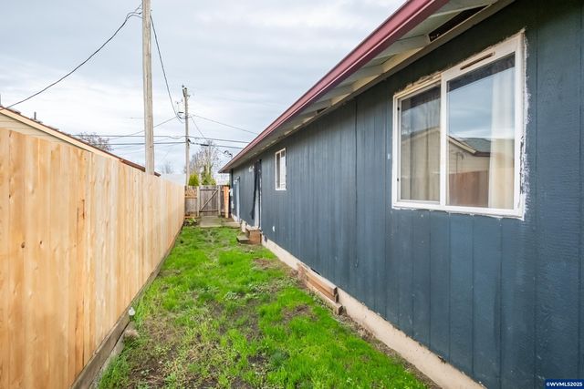 1940 17th Av SE, Albany, OR 97322