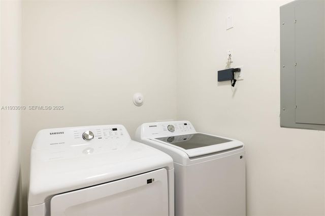 6852-6850 NW 4th Avenue, Miami, FL 33150