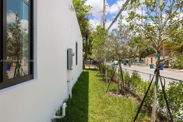 6852-6850 NW 4th Avenue, Miami, FL 33150