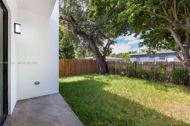 6852-6850 NW 4th Avenue, Miami, FL 33150