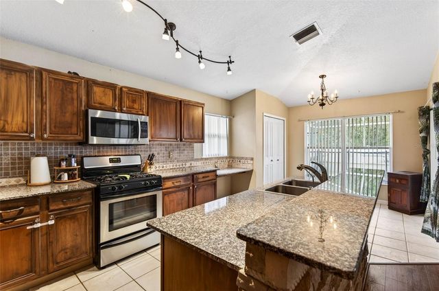 29454 CROSSLAND DRIVE, Wesley Chapel, FL 33543