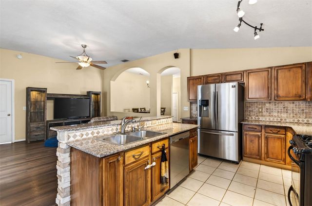 29454 CROSSLAND DRIVE, Wesley Chapel, FL 33543