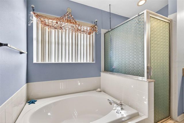 29454 CROSSLAND DRIVE, Wesley Chapel, FL 33543