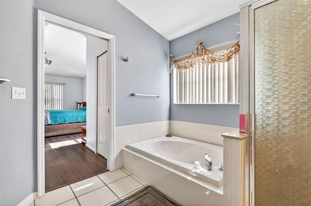 29454 CROSSLAND DRIVE, Wesley Chapel, FL 33543