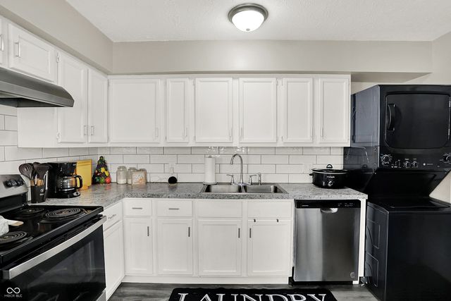 440 Park Drive, Greenwood, IN 46143