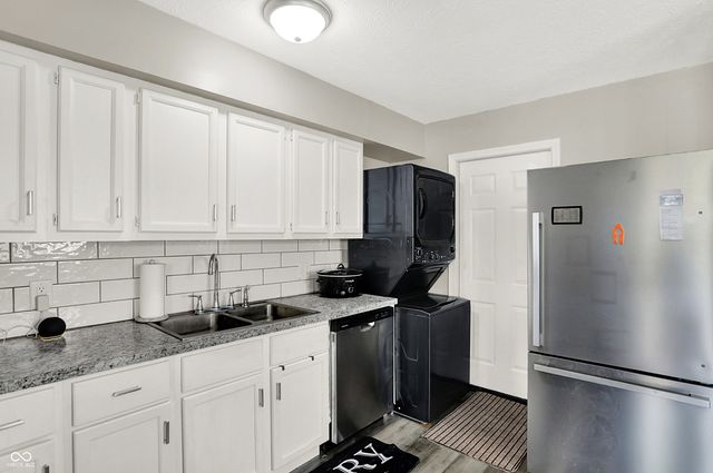 440 Park Drive, Greenwood, IN 46143