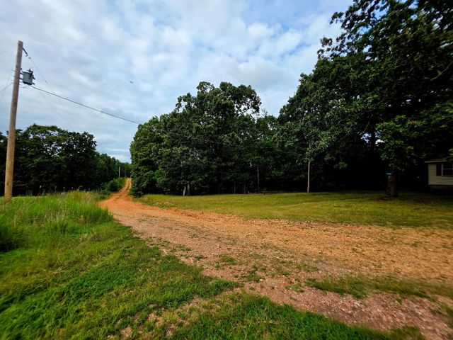 57298 S 608 Road, Kansas, OK 74347