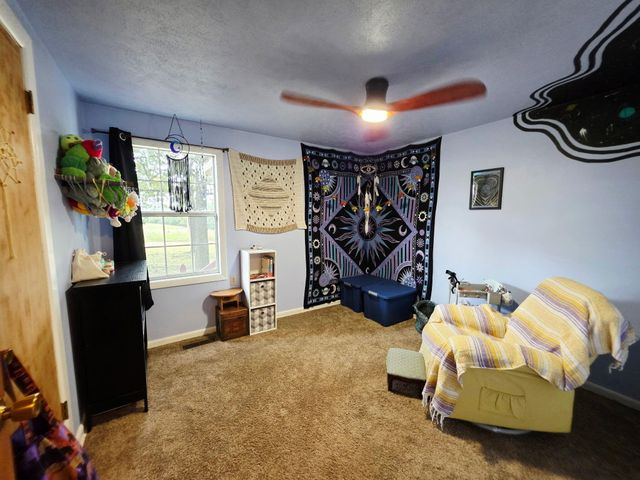 57298 S 608 Road, Kansas, OK 74347