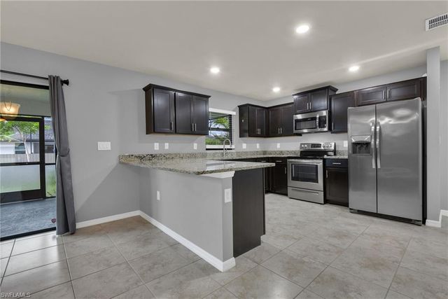 1401 NW 10th TER, Cape Coral, FL 33993
