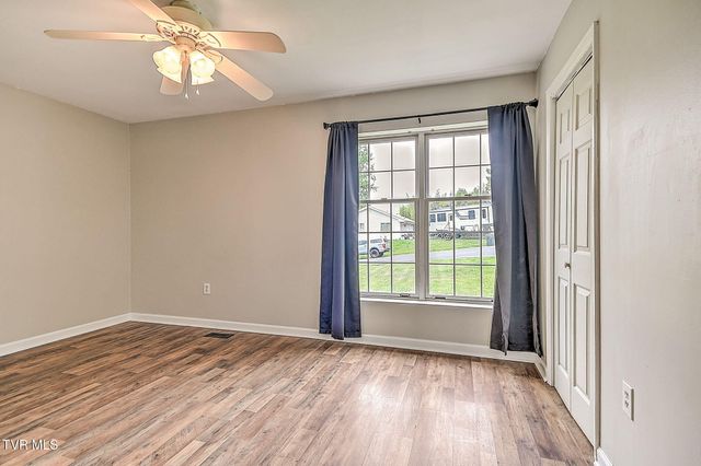 125 Downy Place, Bristol, VA 24201