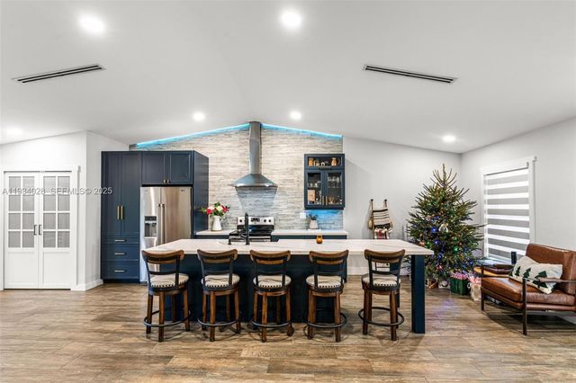 10955 SW 122nd Pl ., Miami, FL 33186